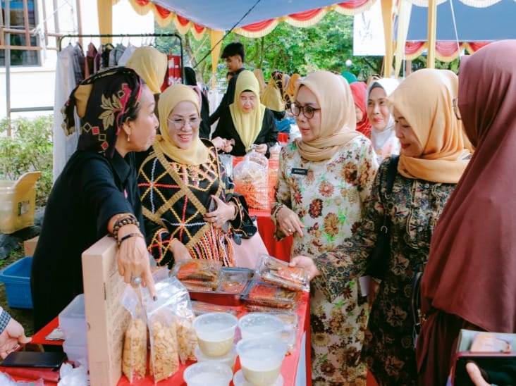 Wabup Kampar Hadiri Pembukaan Bazar Tambual Kuansing yang digelar Ikatan Mondek Mondek Kuansing Pekanbaru