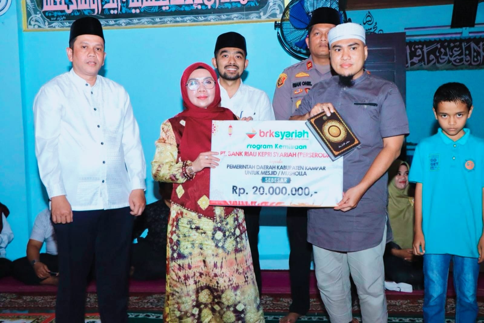 Wabup Kampar Misharti Safari Ramadhan di Masjid At-Taqwa Desa Persiapan Pulau Belimbing Kecamatan Kuok