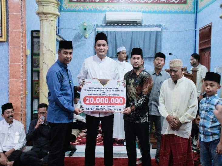 Bupati Kampar Ahmad Yuzar Safari Ramadhan di Masjid Nururrahman di Desa Sungai Pinang