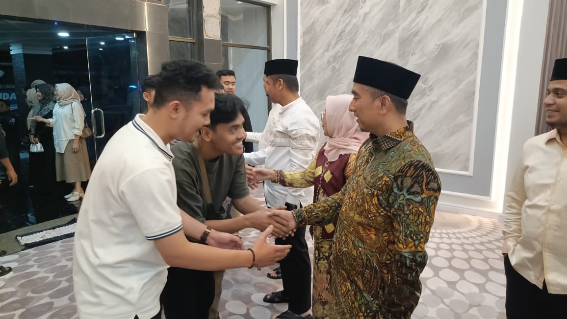 Ketua DPRD Kampar sambut Kedatangan rombongan Balik Basamo Masyarakat dan Mahasiswa Kampar Jakarta