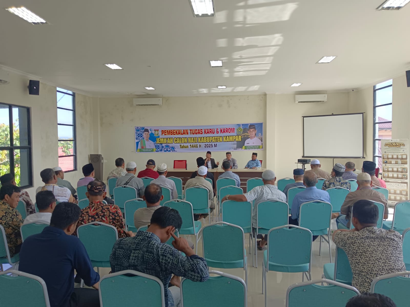 Kakan Kemenag Kampar Fuadi : Luruskan Niat, Wakafkan Diri Untuk Melayani JCH
