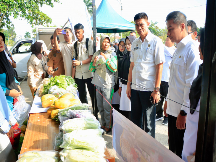 Pemkab Kampar Gelar Pangan Murah Jelang Iedul Adha 1446 H, , Bupati Kampar Ahmad Yuzar ; Stabilkan Harga dan Pemenuhan Kebutuhan Pangan Masyarakat