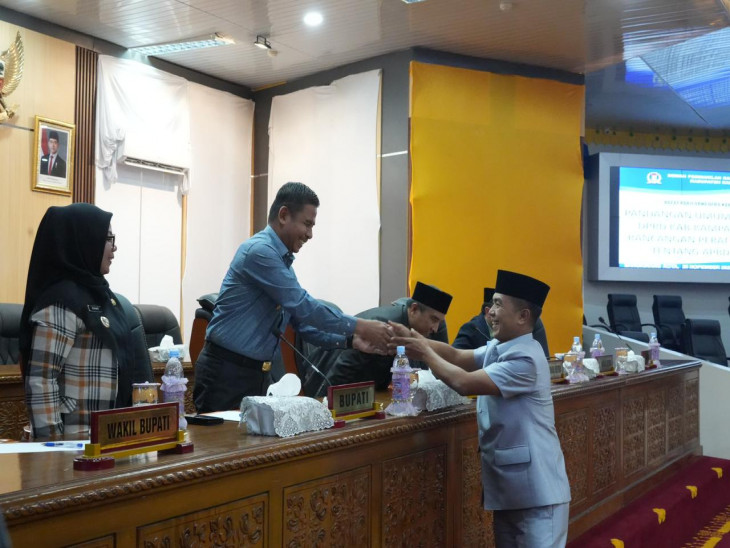 Paripurna DPRD Tanggapi Pandangan Umum Fraksi-Fraksi atas Ranperda APBD Tahun 2026, Bupati Kampar Sampaikan Jawaban Pemerintah