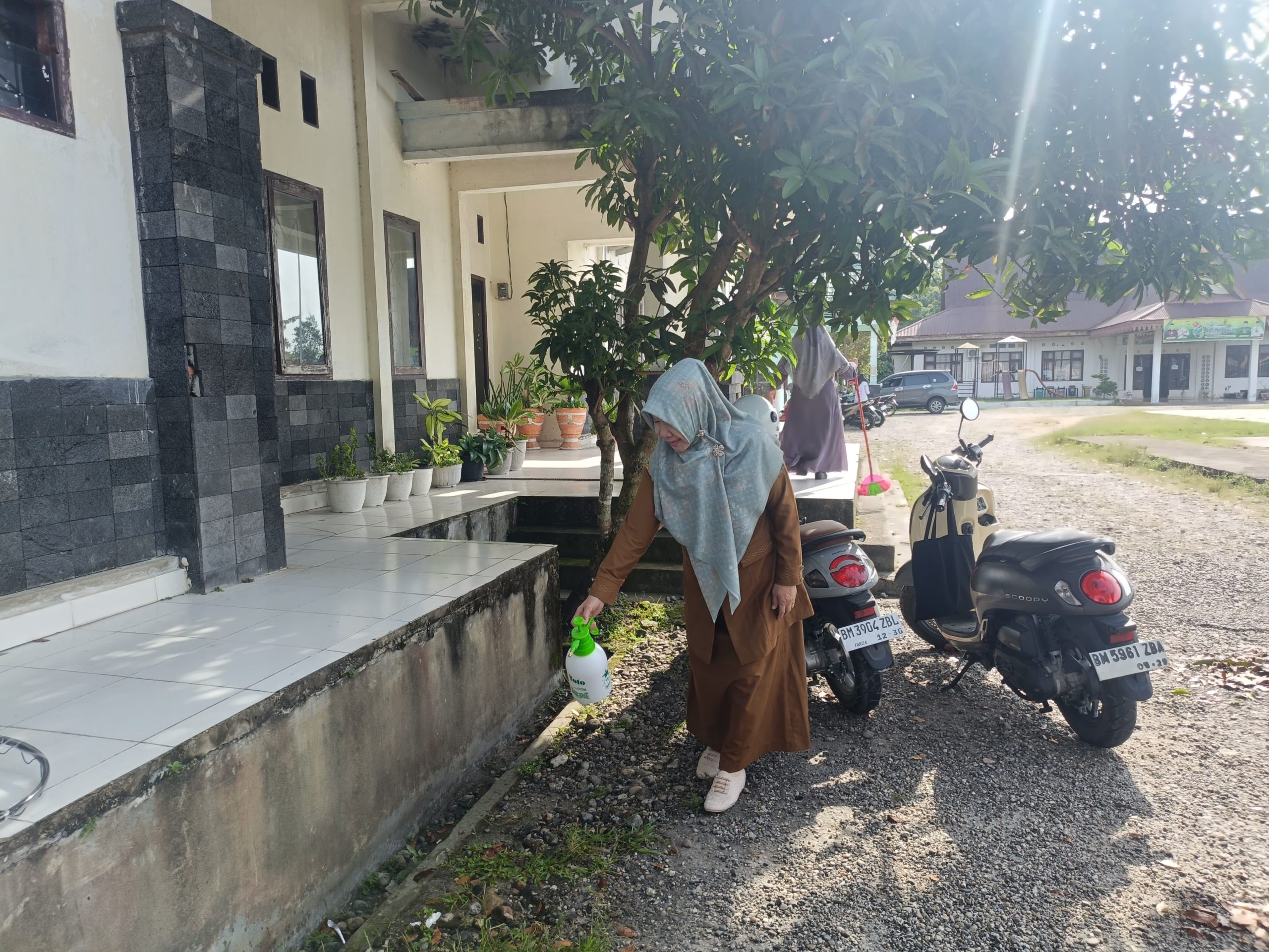 Disdikpora Kampar melalui Korwil Salo Ajak Seluruh Kepsek Peduli Kebersihan dan Lingkungan Sekolah Disdikpora Kampar melalui Korwil Salo Ajak Seluruh Kepsek Peduli Kebersihan dan Lingkungan Sekolah