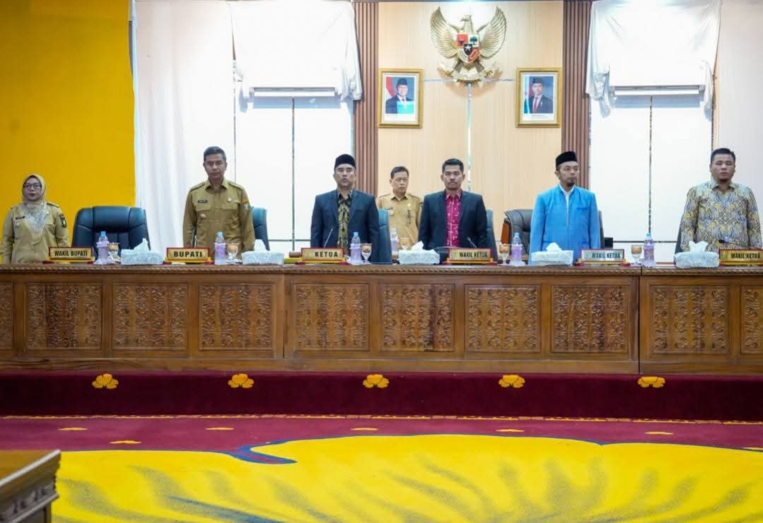 Hadiri Sidang Paripurna DPRD, Bupati Kampar :Apresiasi kepada DPRD Kampar atas Kerja Keras dan Komitmen Dalam Menjalankan Fungsinya Hadiri Sidang Paripurna DPRD, Bupati Kampar :Apresiasi kepada DPRD Kampar atas Kerja Keras dan Komitmen Dalam Menjalankan Fungsinya