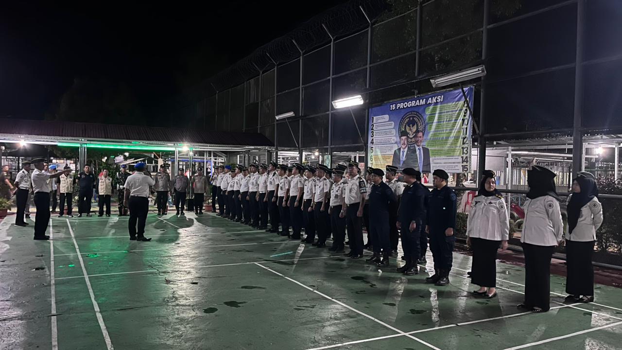 Sinergi Malam Hari di Balik Jeruji: BNK Kampar Turun Langsung Pastikan Lapas Bersih dari Narkoba Sinergi Malam Hari di Balik Jeruji: BNK Kampar Turun Langsung Pastikan Lapas Bersih dari Narkoba