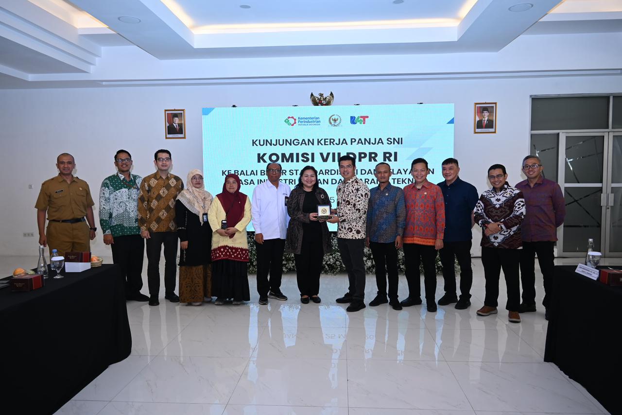 Hendry Munief : SNI Bukan Sekedar Sertifikasi, Melainkan Instrumen Kedaulatan Negara Hendry Munief : SNI Bukan Sekedar Sertifikasi, Melainkan Instrumen Kedaulatan Negara