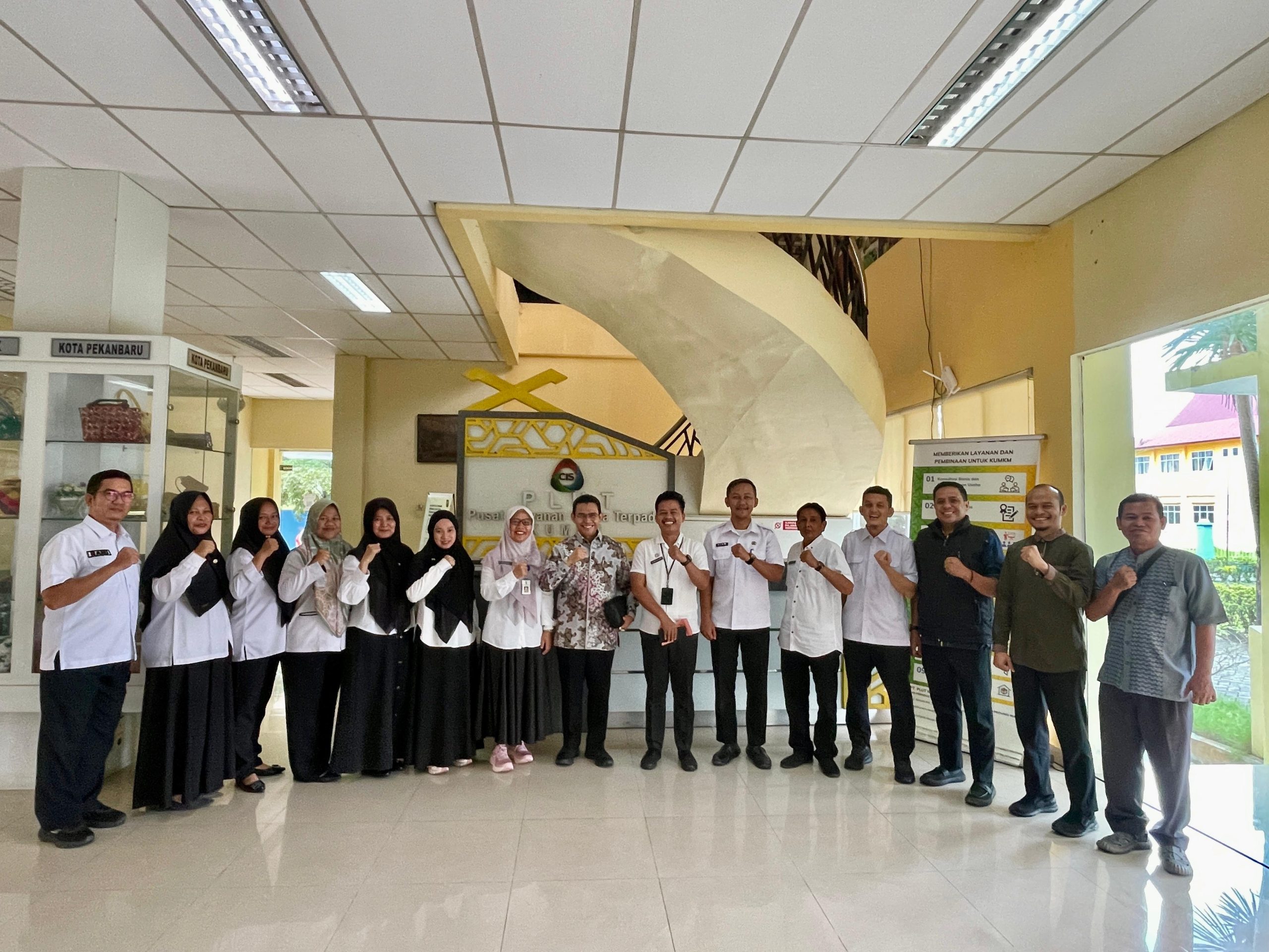 Hendry Munief Kunjungi PLUT UMKM dan Riau Creative Hub, Temukan Sejumlah Kendala Terima Usulan