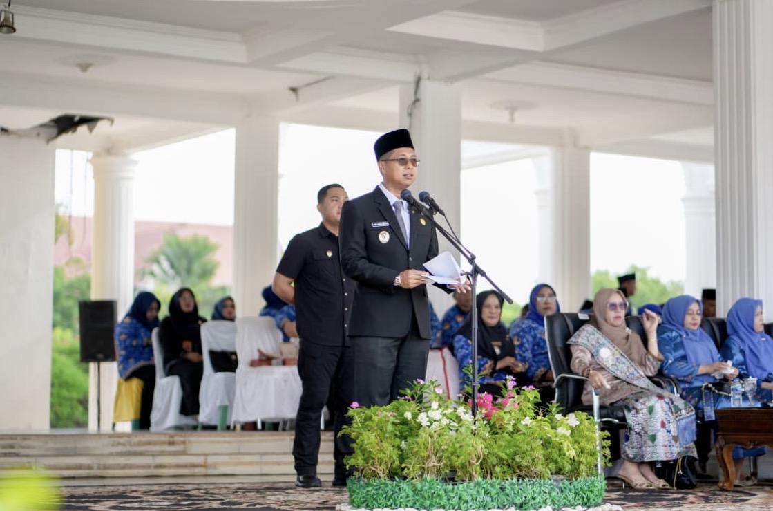 Pimpin Upacara Hari Lahir Pancasila, Wabup Rohil Jhony Charles Ajak Jadikan Pancasila Ideologi yang Hidup Pimpin Upacara Hari Lahir Pancasila, Wabup Rohil Jhony Charles Ajak Jadikan Pancasila Ideologi yang Hidup