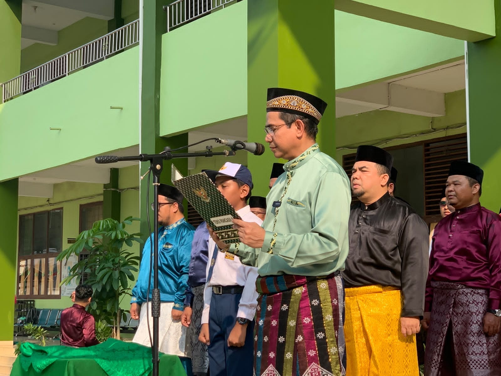 Isi Kemerdekaan RI ke-81, Hendry Munief Ajak Generasi Muda Tingkatkan Kualitas Diri Isi Kemerdekaan RI ke-81, Hendry Munief Ajak Generasi Muda Tingkatkan Kualitas Diri