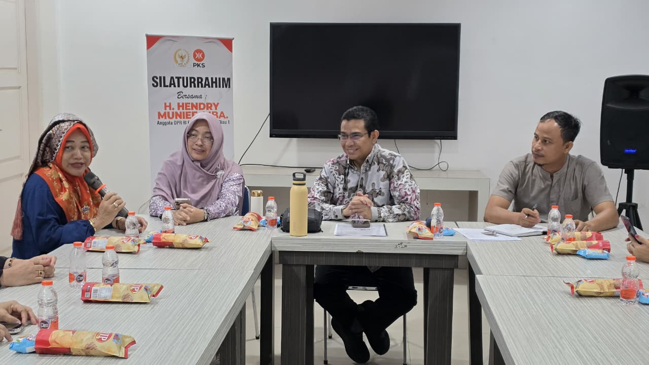 Pererat Silaturahmi Jelang Pengukuhan, Hendry Munief Terima Silaturahmi Himpunan Siompu Kampar Riau